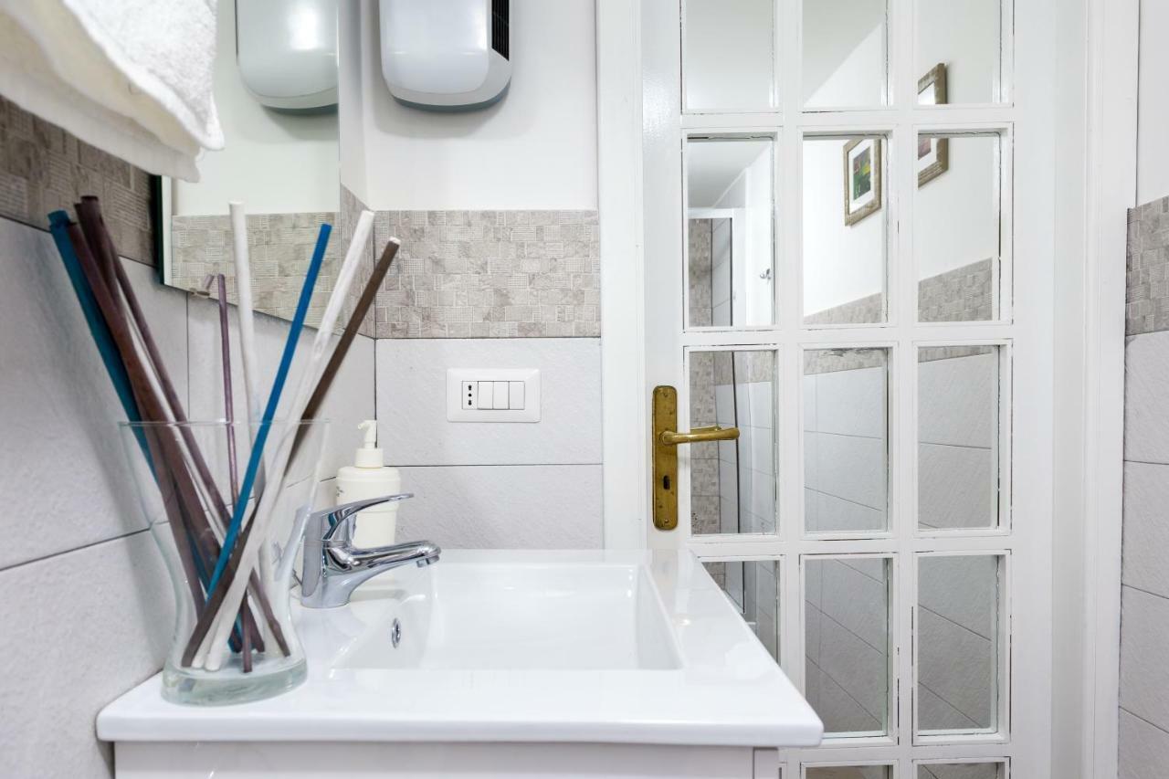 Manuela Apartments Centro Storico Napoli Eksteriør billede